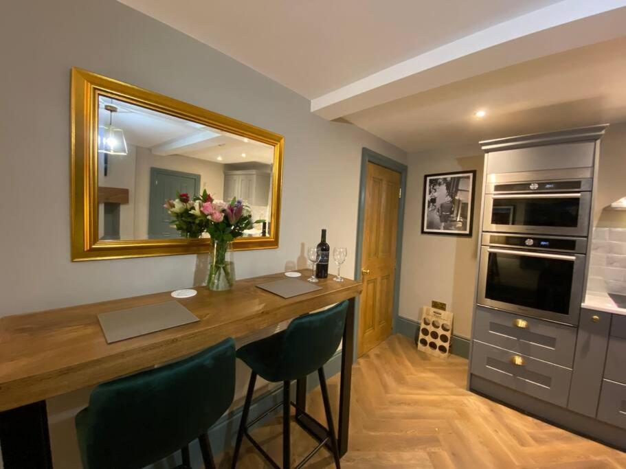 The Ebor Suite A Cosy Apartment In Haworth Exterior photo